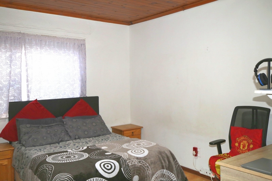 11 Bedroom Property for Sale in Ravensmead Western Cape